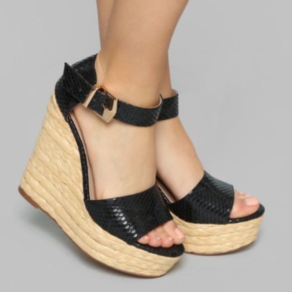 Fashion Nova Black Just Peachy Wedges